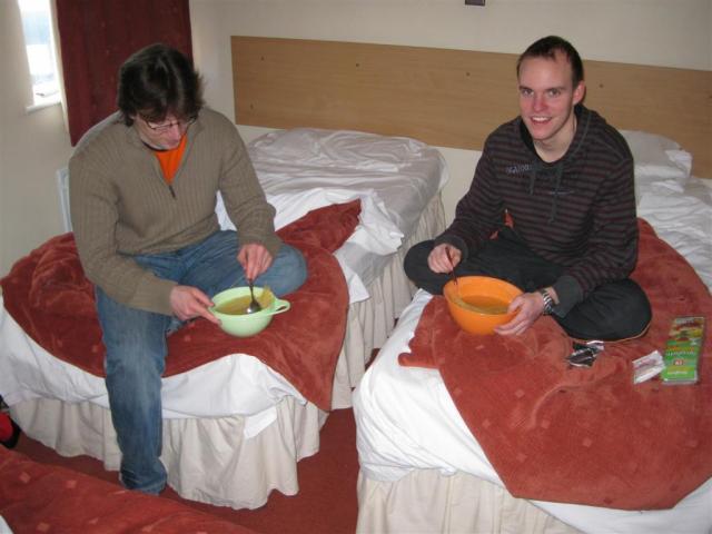 Beim Mittagessen (Spaghetti)